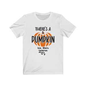 There's a pumpkin in this oven, Halloween maternity shirt, Halloween pregnancy shirt, Maternity Halloween shirt, funny maternity shirt, Maternity Halloween costume, fall baby announcement shirt, funny maternity shirt for fall, baby reveal shirt for Dad
