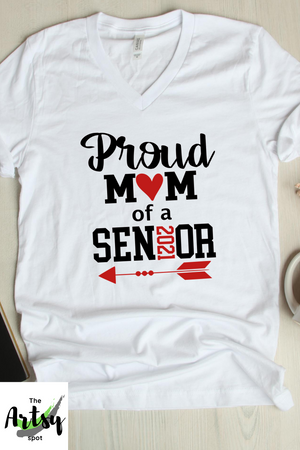 Proud mom of a 2020 senior t-shirt, graduation photos shirt, mom of a graduate t-shirt senior mom shirt, gradution party shirt